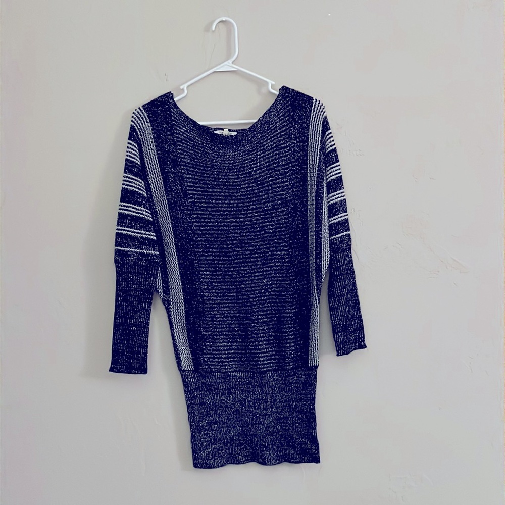 Long sweater/sweater dress.